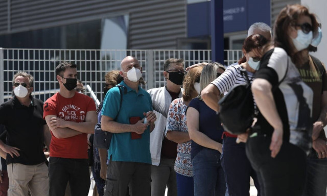CDC - Κορονοϊός και πλήρως εμβολιασμένοι: Τι ισχύει για επαφή με κρούσμα, τακτικά τεστ και καραντίνα