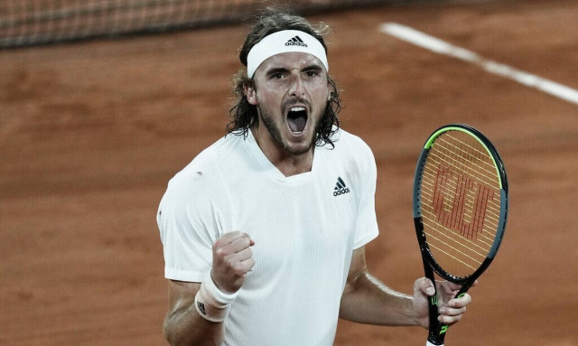 Θρίαμβος για Τσιτσιπά: Συνέτριψε τον Μεντβέντεφ και προκρίθηκε στους «4» του Roland Garros