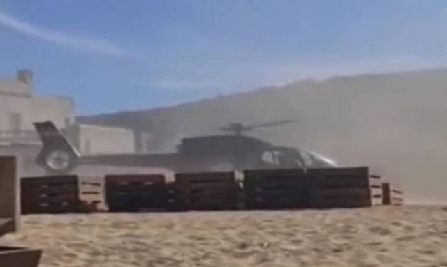 Μύκονος: Έρευνα της ΥΠΑ για την προσγείωση ελικοπτέρου σε παραλία (vid)