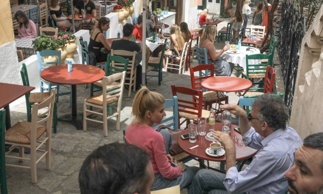 Άρση μέτρων: Με όριο στα ντεσιμπέλ η μουσική στην εστίαση από 12/06 - Ανοίγουν τα κέντρα διασκέδασης