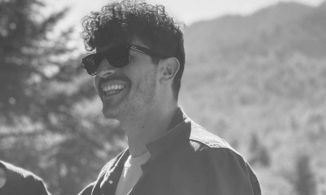 Θρίλερ με τον θάνατο 32χρονου στυλίστα - Εντοπίστηκε νεκρός ένα 24ωρο μετά τον εμβολιασμό του