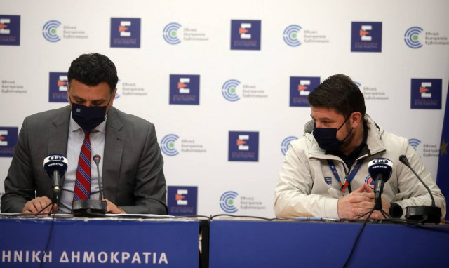 Άρση μέτρων: Σήμερα στις 7 οι ανακοινώσεις για απαγόρευση κυκλοφορίας, γάμους, δεξιώσεις