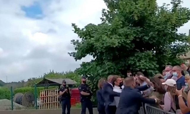 Μακρόν: Το «χαστούκι στη δημοκρατία» που σόκαρε την Γαλλία - Το προφίλ του δράστη