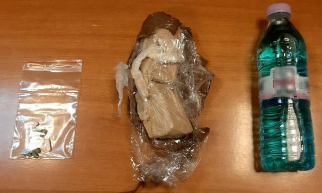 Κρήτη: Τέσσερις συλλήψεις από την ΕΛ.ΑΣ για διακίνηση ηρωίνης - Παρέλαβαν το «δέμα» από μεταφορική