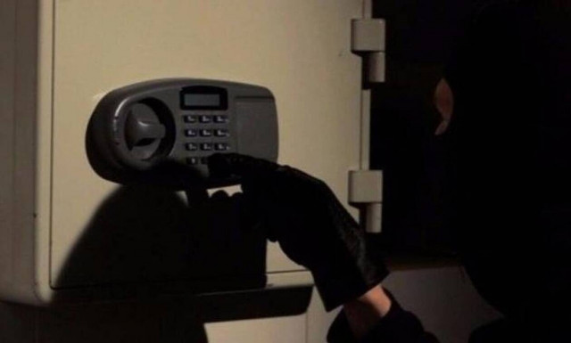 Ηράκλειο: Κλοπή-μαμούθ 1 εκατ. ευρώ από έπαυλη Ρώσου μεγιστάνα - Τι καταγγέλλει η χήρα του