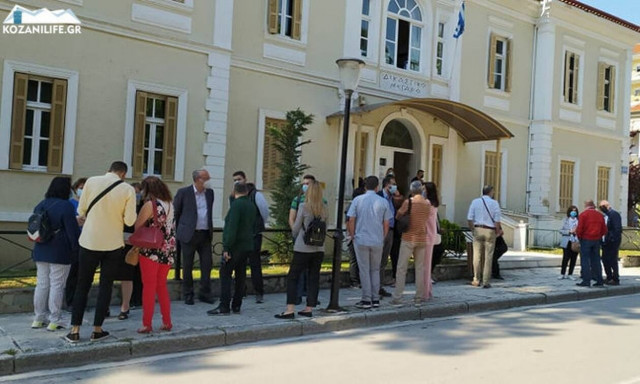 Κοζάνη: Επίθεση με τσεκούρι στη ΔΟΥ - Ομόφωνα ένοχος ο 45χρονος δράστης