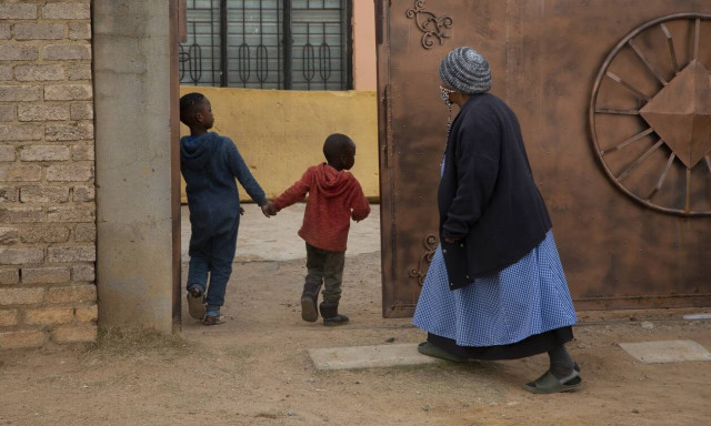 Μυστήριο με γέννα- ρεκόρ στη Νότια Αφρική: Γυναίκα φέρεται να γέννησε δεκάδυμα