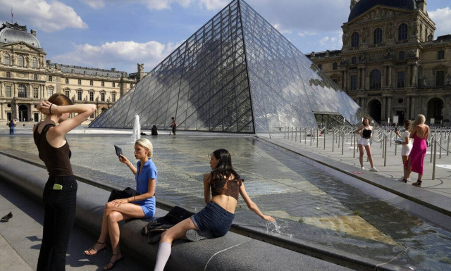 Κορονοϊός Γαλλία: Έσπασε το «φράγμα» των 30 εκ. εμβολιασμών με τουλάχιστον μία δόση