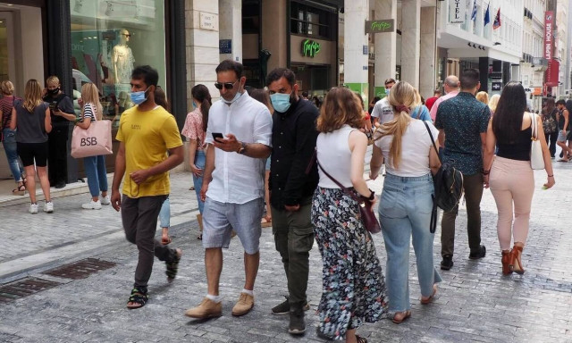 Ρεπορτάζ Newsbomb.gr: Για καφέ και ψώνια οι Αθηναίοι – Χαμός στο κέντρο της Αθήνας