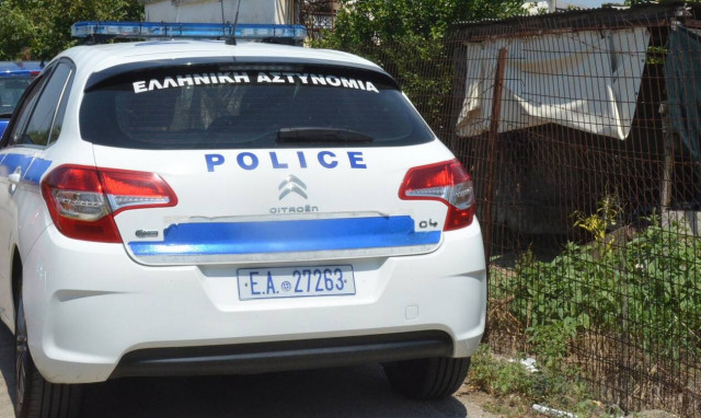 Θρίλερ στο Δήλεσι: Κάρφωσε ένα κουζινομάχαιρο στη πλάτη της μάνας του