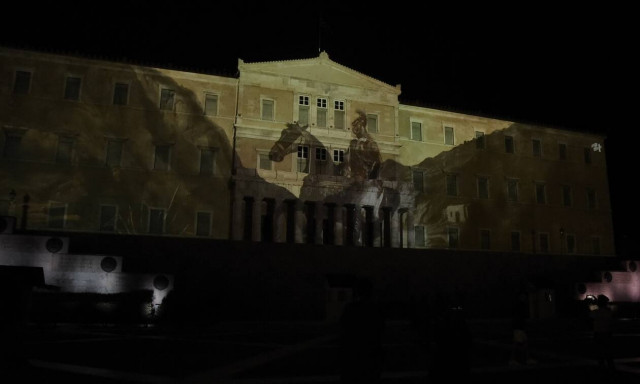 «Επιθυμία Ελευθερίας»- Φαντασμαγορικό θέαμα: Το 1821 «ζωντάνεψε» σε κτίρια 18 ελληνικών πόλεων