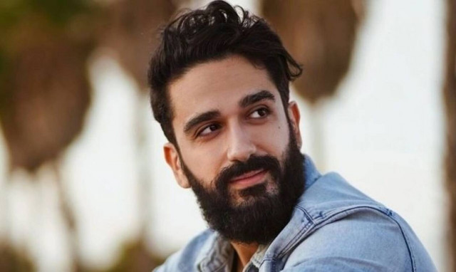 Μυθικός Ατζαράκης για το άγχος των Πανελληνίων: «Με πήραν στον ΣΚΑΙ επειδή έγραψα 19 Λατινικά» (vid)