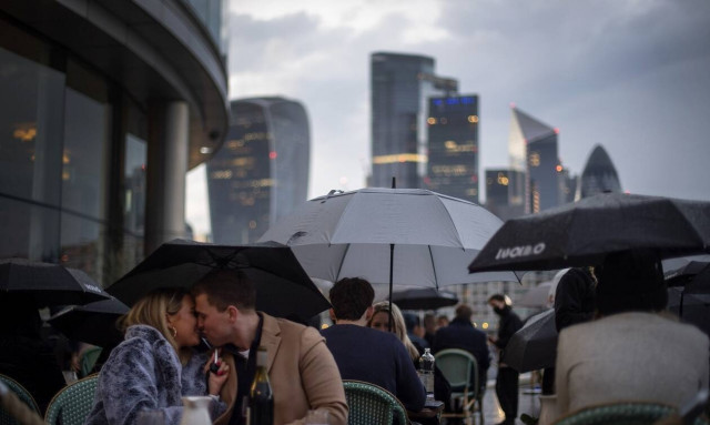 Βρετανία: Παράταση εφαρμογής των μέτρων κατά της Covid-19 ανακοινώνει σήμερα ο Μπόρις Τζόνσον