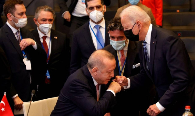 Υπάρχει κάποιος που να εμπιστεύεται τον Ερντογάν;