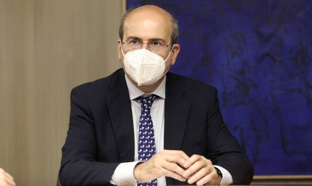 Χατζηδάκης: Θα γίνουν βελτιώσεις στο εργασιακό – Δεν αλλάζει η βάση του