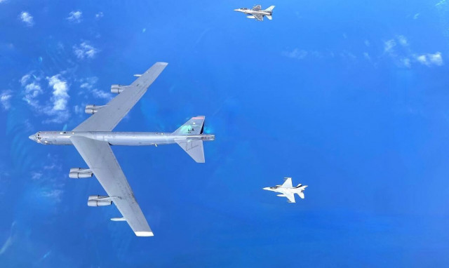 «Spartan Sword»: Φτερό με φτερό ελληνικά F-16 και αμερικανικό βομβαρδιστικό Β-52