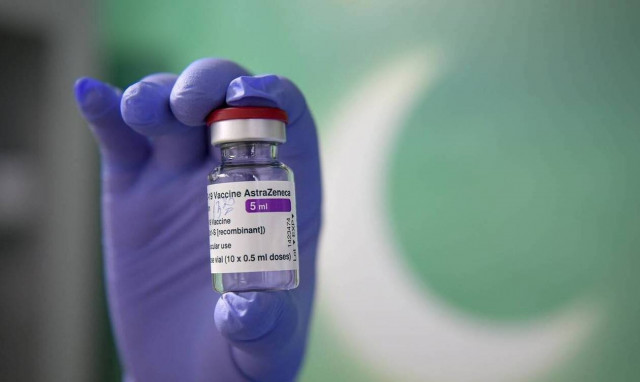 Εμβόλιο Astrazeneca: Τι πρέπει να γνωρίζετε για τη β΄ δόση, το mix & match και την αλλαγή εμβολίου