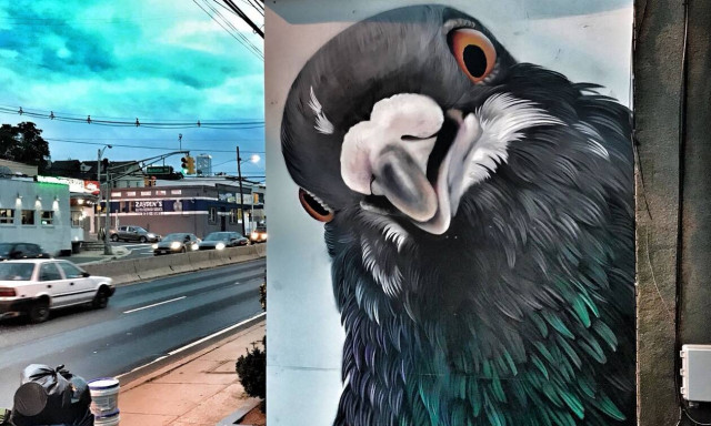 Στις τοιχογραφίες της Adele Renault, τα περιστέρια δεν είναι εκνευριστικά