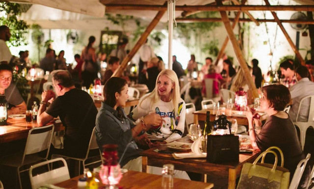 Πρώην σερβιτόροι σε συμβουλεύουν τι να μην τρως σε ταβέρνες