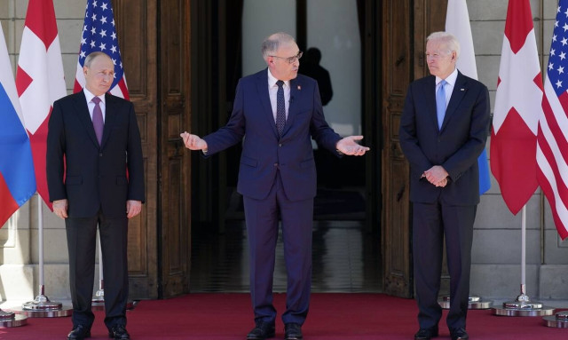 Συνάντηση Μπάιντεν-Πούτιν: «Γιατί φοβάσαι τον Ναβάλνι;» – Πώς αντέδρασαν οι πρόεδροι στην ερώτηση