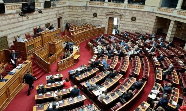 Parliament committee approves bill for financial support of Greece's 14 regional airports