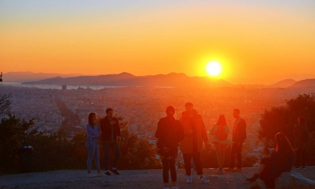Κρούσματα σήμερα: 256 νέες μολύνσεις στην Αττική, 52 στη Θεσσαλονίκη – Δείτε τη διασπορά