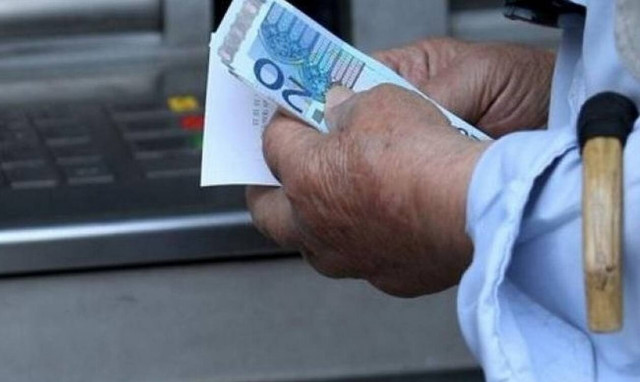 Συντάξεις: Τα αναδρομικά και οι αυξήσεις για 200.000 δικαιούχους