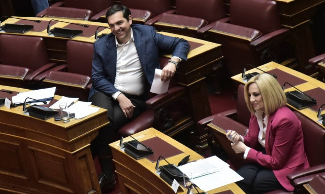 Η προοδευτική διακυβέρνηση και πάλι στο τραπέζι – O Τσίπρας πετάει το γάντι στη Γεννηματά