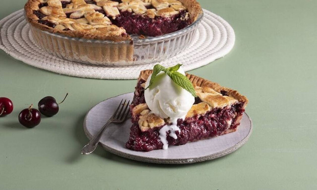 Τάρτα με κεράσια - Η πιο νόστιμη συνταγή από τον Άκη Πετρετζίκη