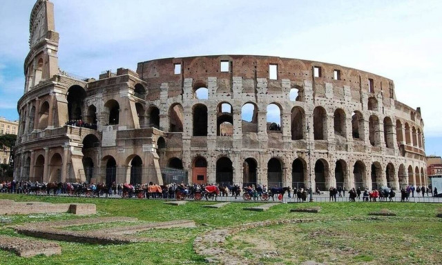 Κορονοϊός: Πάνω από 1.100 κρούσματα - Η Ιταλία επιβάλλει καραντίνα σε όσους φτάνουν από Βρετανία