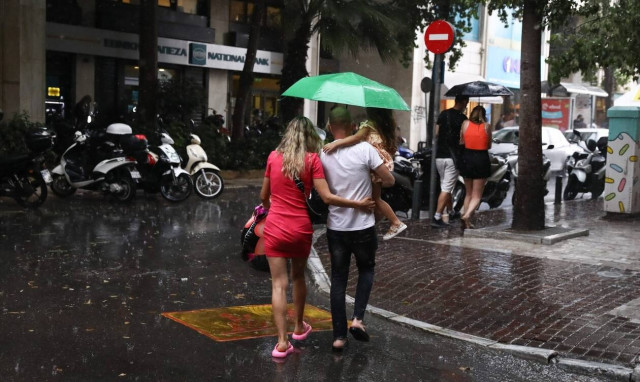 Καιρός: Αστάθεια για 12η συνεχόμενη ημέρα – Πού θα σημειωθούν βροχές και καταιγίδες