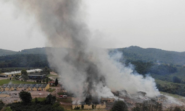 Σερβία: Τρεις εργαζόμενοι ελαφρά τραυματίες από ισχυρή έκρηξη σε εργοστάσιο πυρομαχικών