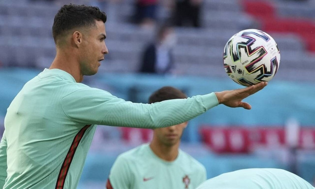 Κριστιάνο Ρονάλντο: «Σαρώνει» στο Instagram! - Ο πρώτος άνθρωπος με 300.000.000 ακολούθους!