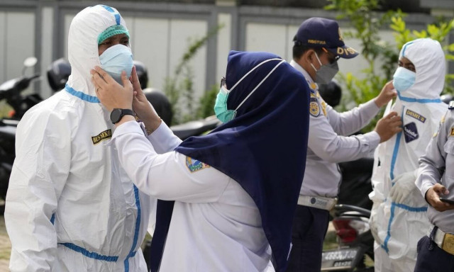 Κορονοϊός:«Καμία προστασία από τις μεταλλάξεις για όσους νόσησαν», λέει το Πανεπιστήμιο της Οξφόρδης