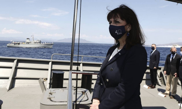 Η Πρόεδρος άρχισε να καταλαβαίνει...