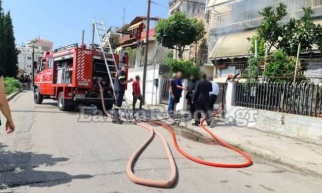 Λαμία: Ηλικιωμένη εγκλωβίστηκε σε φλεγόμενο διαμέρισμα - Η αυτοθυσία διερχόμενου οδηγού