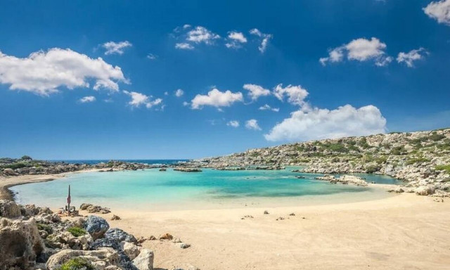 Έρωτας με την πρώτη βουτιά: Έχεις πάει στην πιο εντυπωσιακή θάλασσα της Ελλάδος;