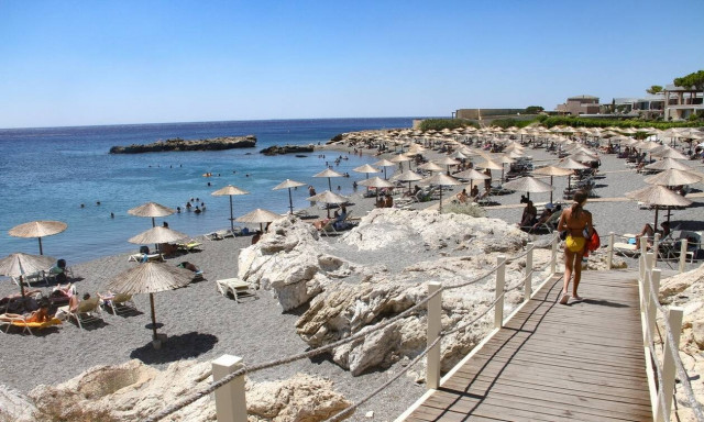 Καιρός Αγίου Πνεύματος: Πλησιάζει ο καύσωνας - Πότε και πού θα σημειωθούν καταιγίδες τη Δευτέρα