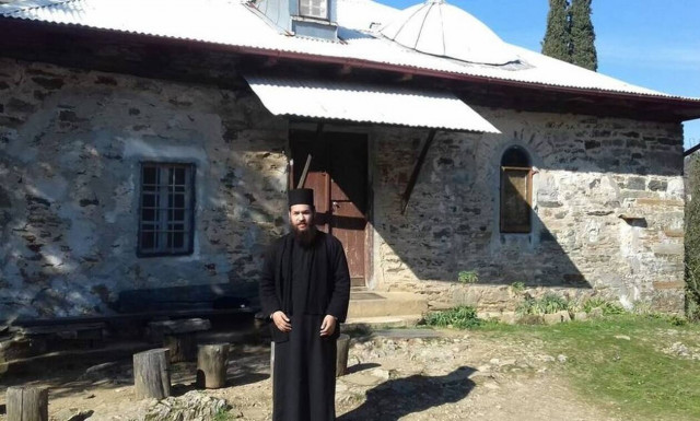 Μονή Πετράκη - Επίθεση με καυστικό υγρό: «Τους επιτέθηκα γιατί με καθαίρεσαν»