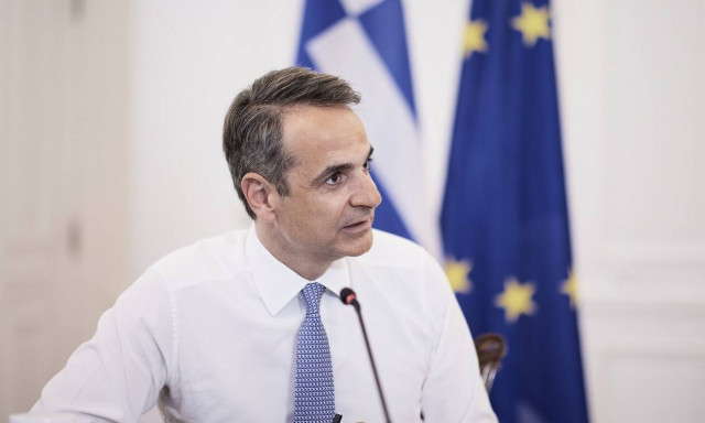 Μονή Πετράκη: Επικοινωνία Μητσοτάκη – Ιερώνυμου για την επίθεση με βιτριόλι