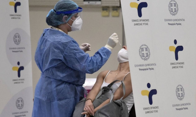 Γώγος – Κορονοϊός: Aπέχουμε από το τείχος ανοσίας – Κίνδυνος ανά πάσα στιγμή για νέες εξάρσεις