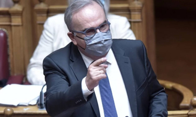 Παπαθανάσης: Διαδικασίες αδειοδότησης χωρίς τον θανάσιμο εναγκαλισμό του Δημοσίου