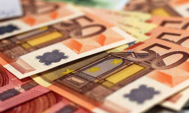 Μπαράζ πληρωμών τις επόμενες ημέρες: Πότε καταβάλλονται συντάξεις και επιδόματα Ιουλίου