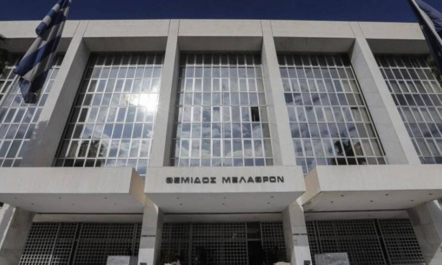 Υπόθεση Novartis: Έξι πολιτικοί ζητούν να βγουν οι κουκούλες από τους προστατευόμενους μάρτυρες