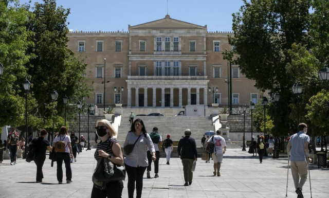 Λινού στο Newsbomb.gr: Θα επικρατήσει η μετάλλαξη «Δ» - «Λάθος να πετάξουμε τις μάσκες»