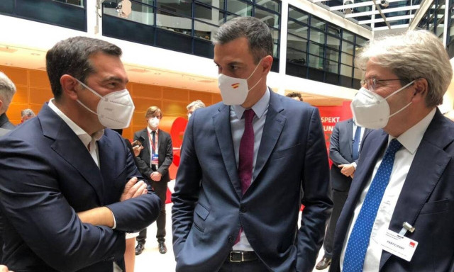 Tsipras in Berlin: 'Let’s not dwell on yesterday's policies, which led us to bankruptcy and disaster