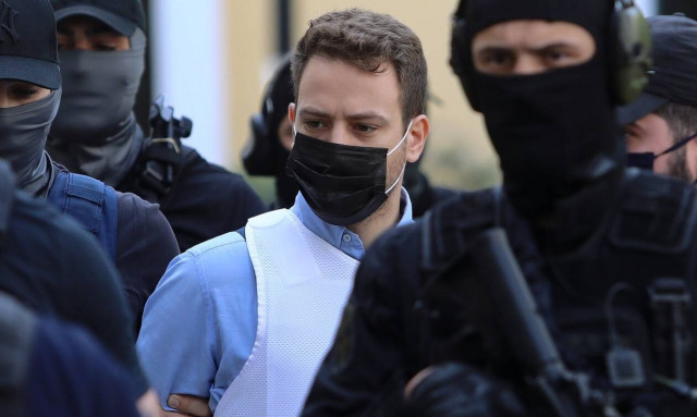 Γλυκά Νερά: Φωτογραφία - ντοκουμέντο του συζυγοκτόνου μέσα από τη φυλακή