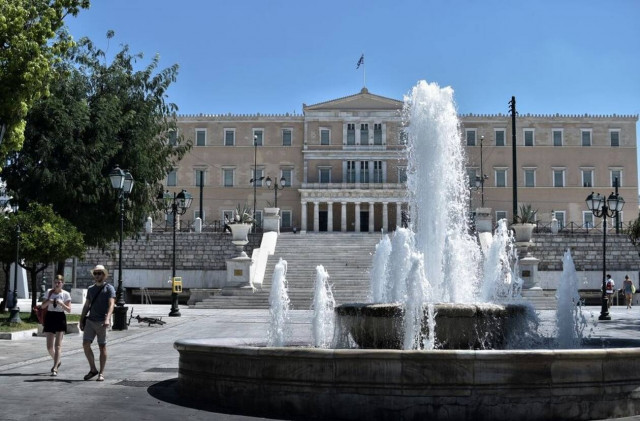 Καιρός: «Σπάνε» τα θερμόμετρα στη χώρα μας - Έρχεται νέο κύμα καύσωνα