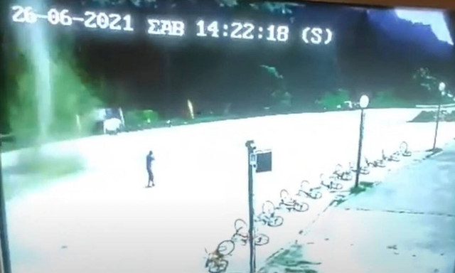 Ανεμοστρόβιλος χτύπησε στο Περτούλι εν μέσω καύσωνα (video)