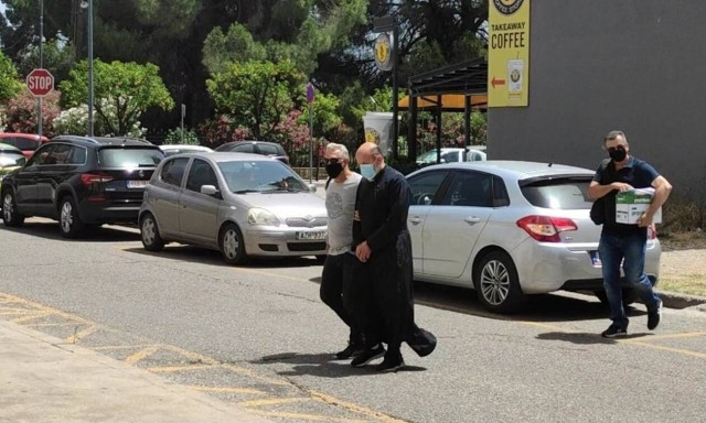 Αγρίνιο: Αποκαλύψεις για τον ιερέα που κακοποιούσε ανήλικες - «Ζούσαν τον τρόμο»